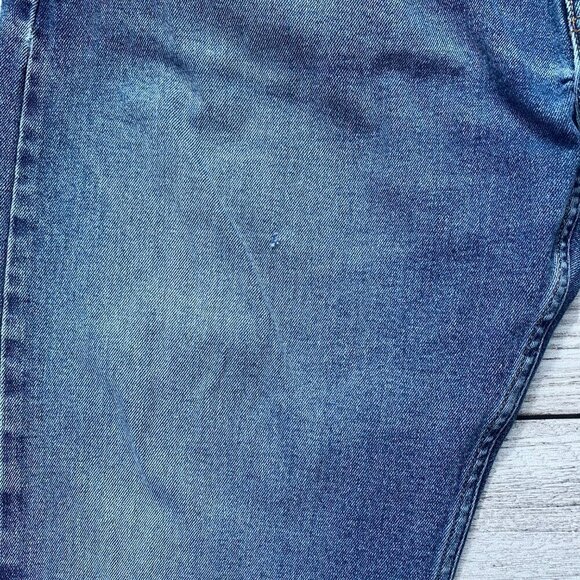 Levi's 505 Regular Fit Distressed Light Wash Denim Straight Leg Jeans - Picture 10 of 11